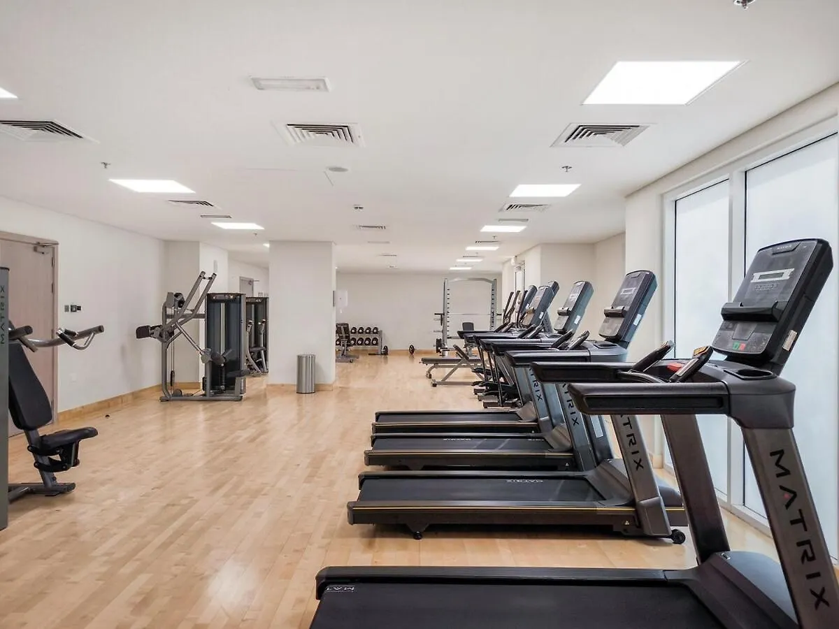 Prime Location 2Br Apartment With Pool & Dining Nearby 阿布扎比