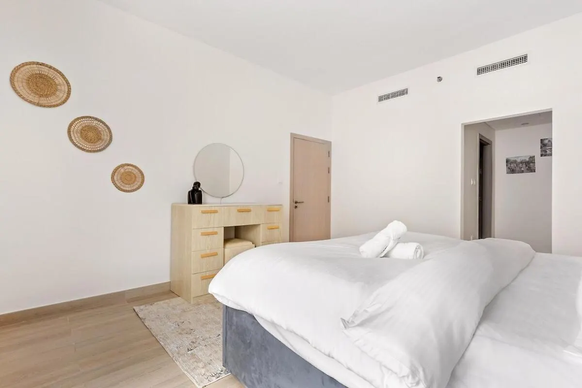 Prime Location 2Br Apartment With Pool & Dining Nearby 阿布扎比 0*,
