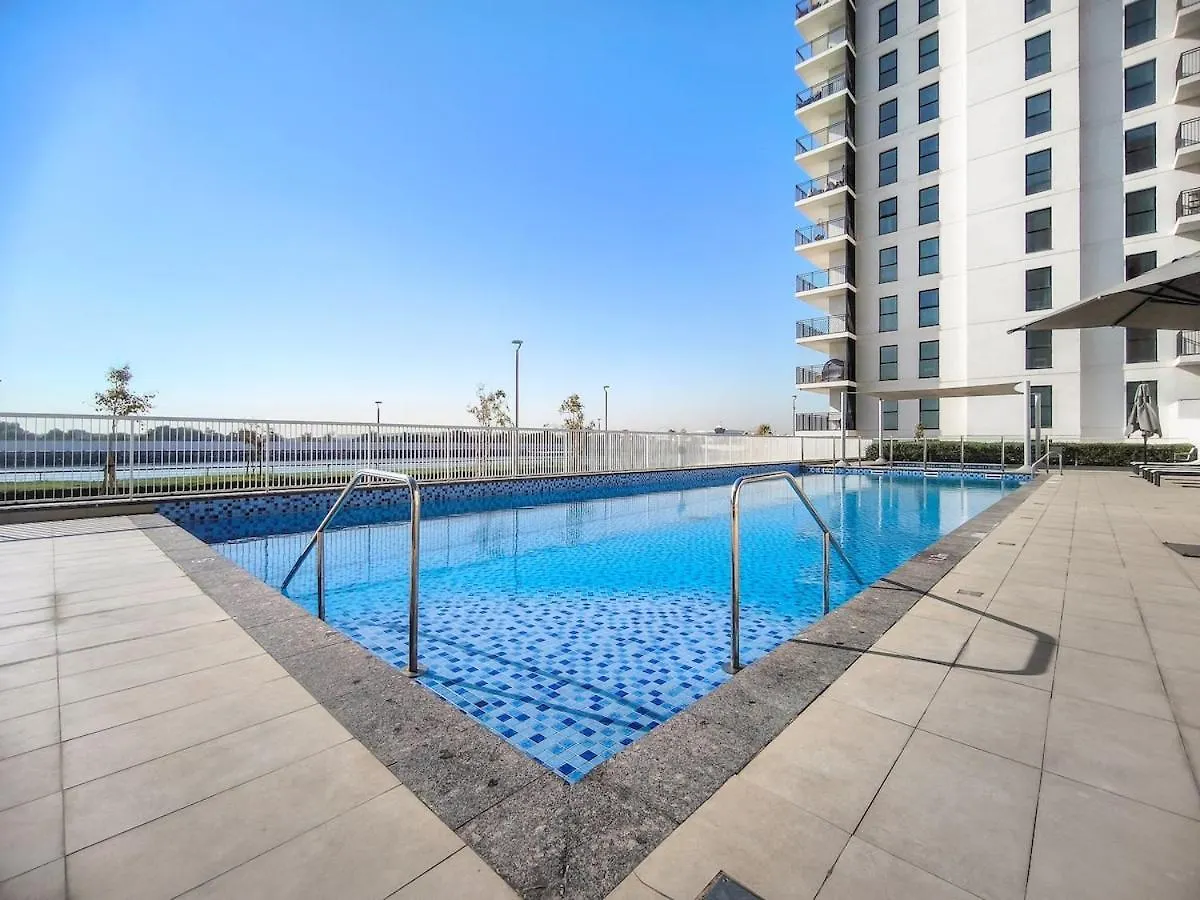 Prime Location 2Br Apartment With Pool & Dining Nearby 阿布扎比 阿拉伯联合酋长国