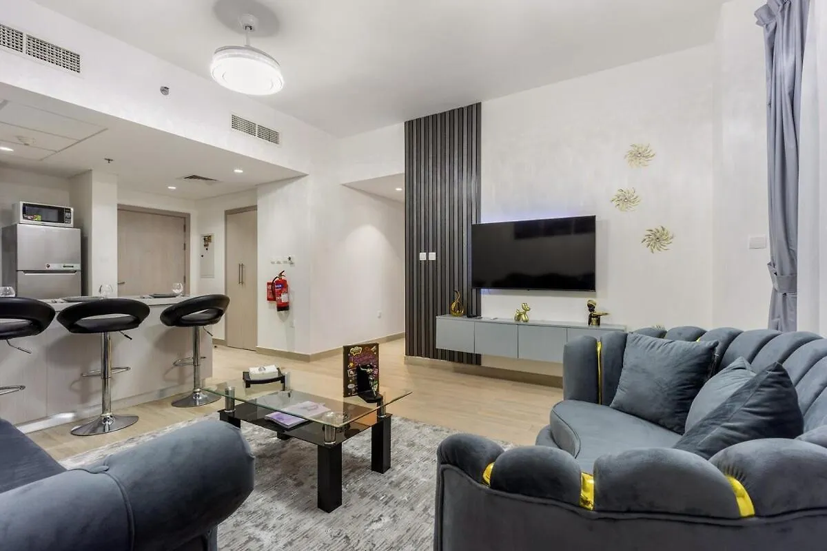 Prime Location 2Br Apartment With Pool & Dining Nearby 阿布扎比