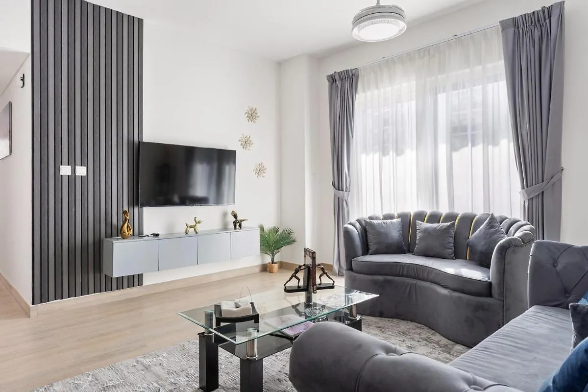 Prime Location 2Br Apartment With Pool & Dining Nearby 阿布扎比 0*,