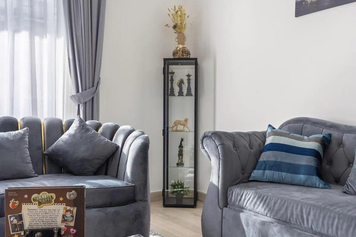 Prime Location 2Br Apartment With Pool & Dining Nearby 阿布扎比 阿拉伯联合酋长国