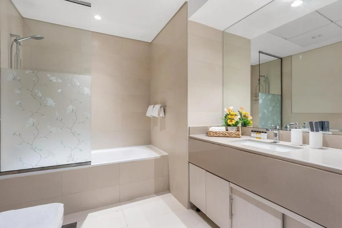 Prime Location 2Br Apartment With Pool & Dining Nearby Abu Zabi