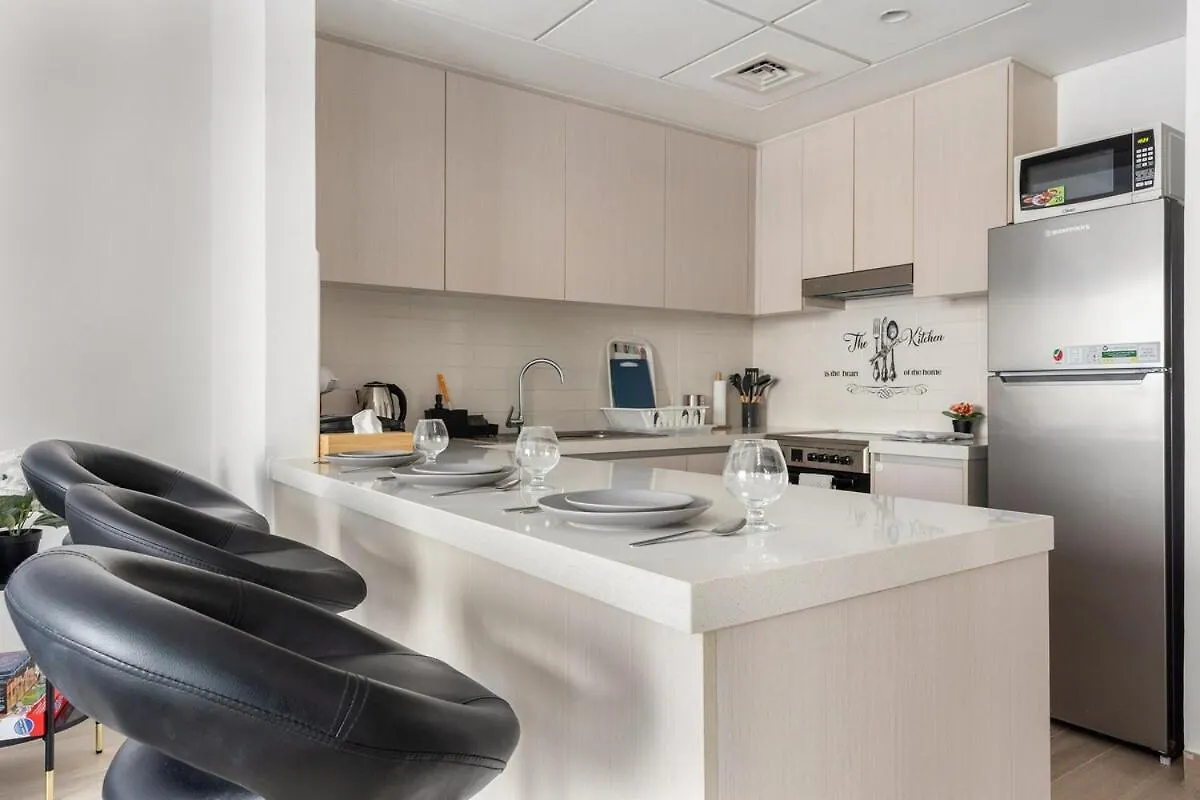 Prime Location 2Br Apartment With Pool & Dining Nearby Ηνωμένα Αραβικά Εμιράτα
